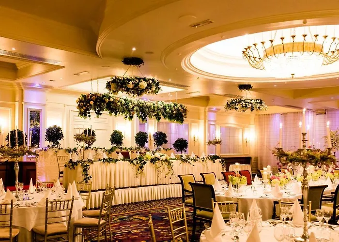 Отель The Keadeen Ньюбридж